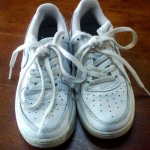 Nike white sneakers shoes boy girls size 11C